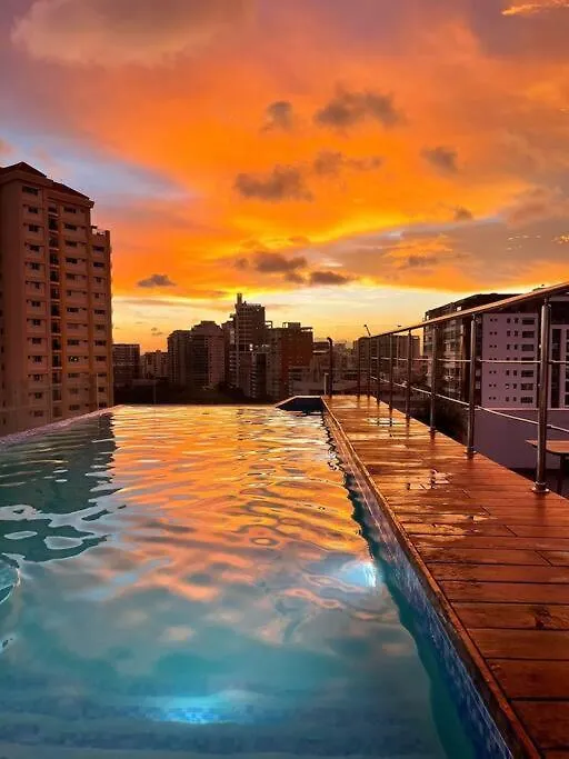 Apartmento En El Corazon De La Ciudad Con Piscina Infinita Y Vista Al Mar ile iletişim