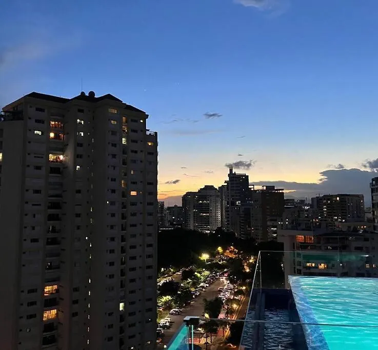 Apartmento En El Corazon De La Ciudad Con Piscina Infinita Y Vista Al Mar 聖多明哥 公寓